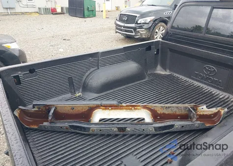 2004 Toyota Tacoma Base V6 z USA, uszkodzony, nr VIN 5TEWN72N84Z353394